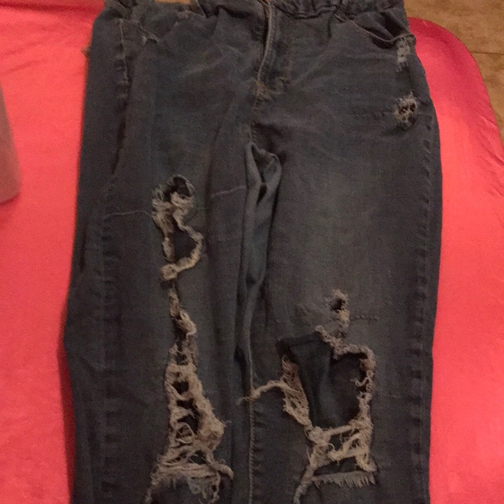 No Boundaries size 14 ripped jeans